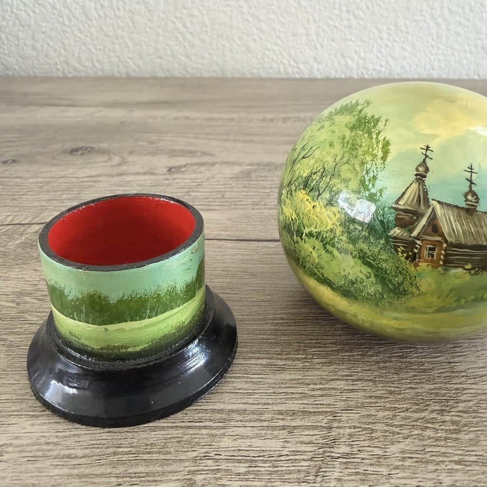 Vtg Russian Hand Painted Sphere Lacquer Wooden Trinket Cabin Forest Green Signed - Picture 9 of 12